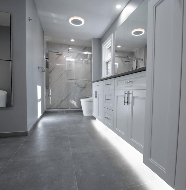 modern master gray and white bathroom