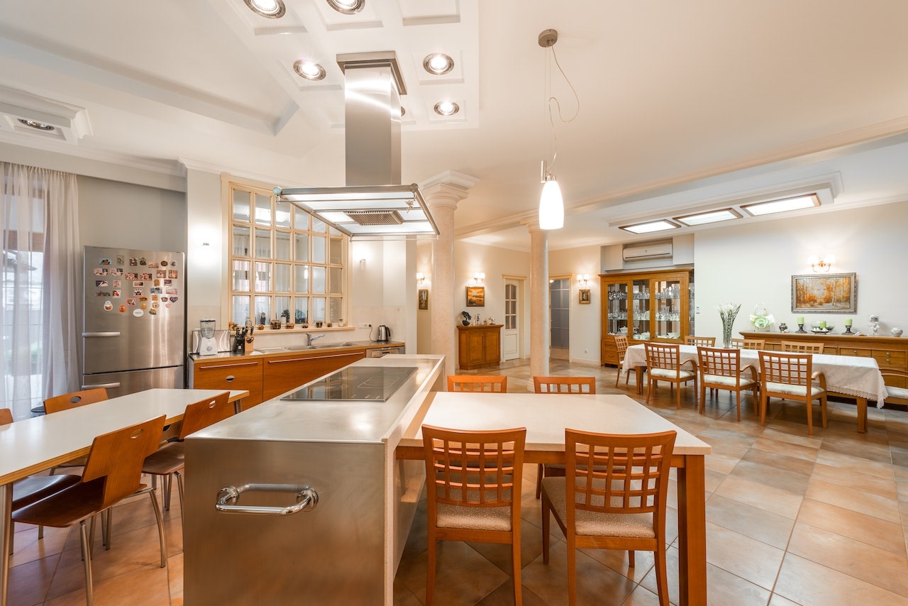 low-cost restaurant interior design